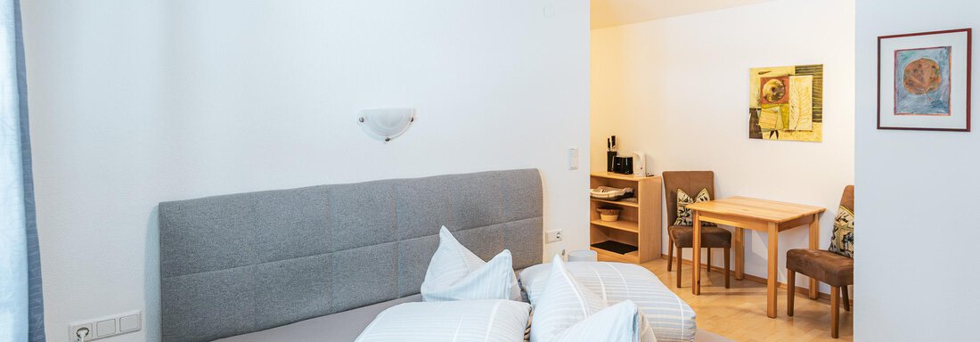 Doppelbett - APART Naturcamping Kuprian - Huben