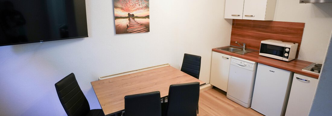 vollausgestattete Küchenzeile mit Essbereich & TV - Appartement Jacqueline Top 1 & Top 2 - Huben