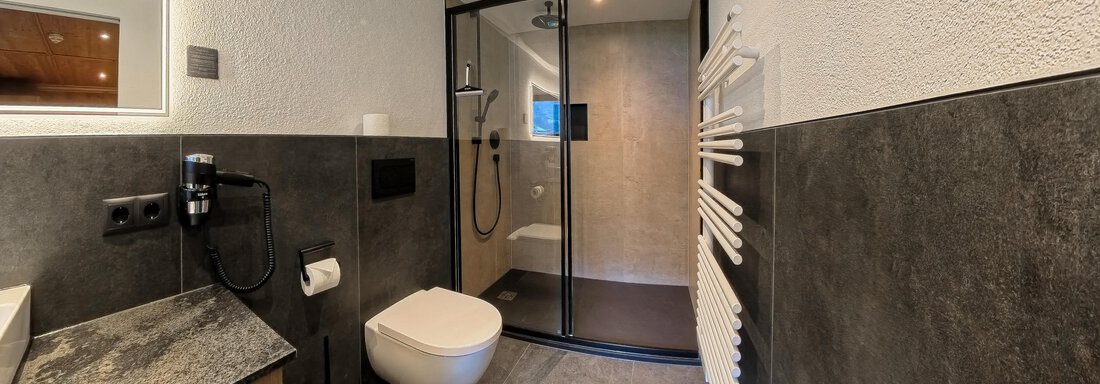 Badezimmer Appartement 1 - Appartements Alpenrose - Huben