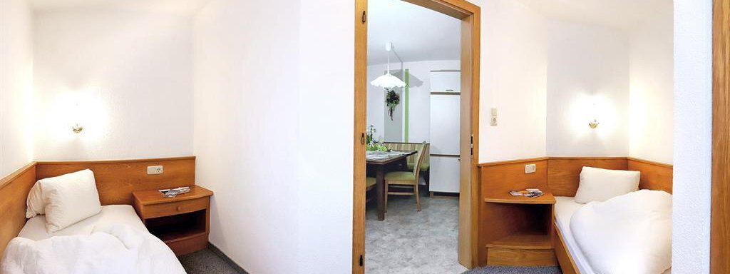 Zweibettzimmer - Ferienhaus Nösig - Huben