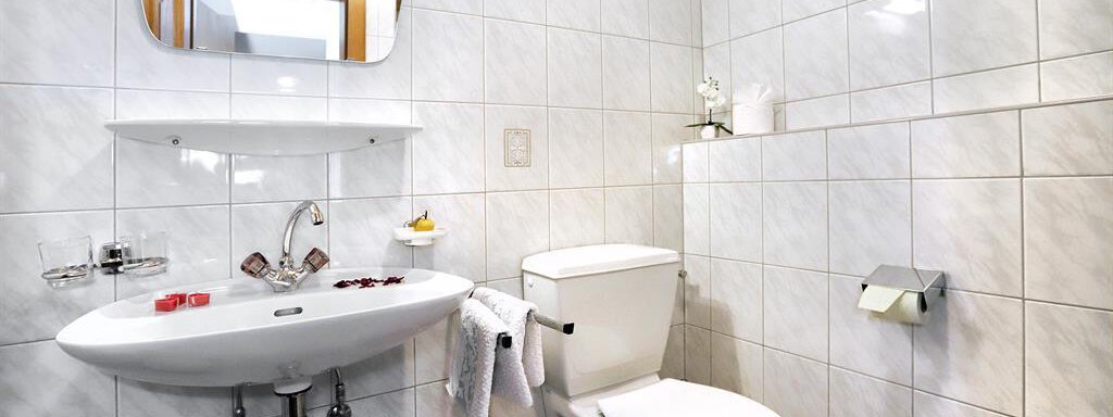 Badezimmer - Ferienhaus Nösig - Huben