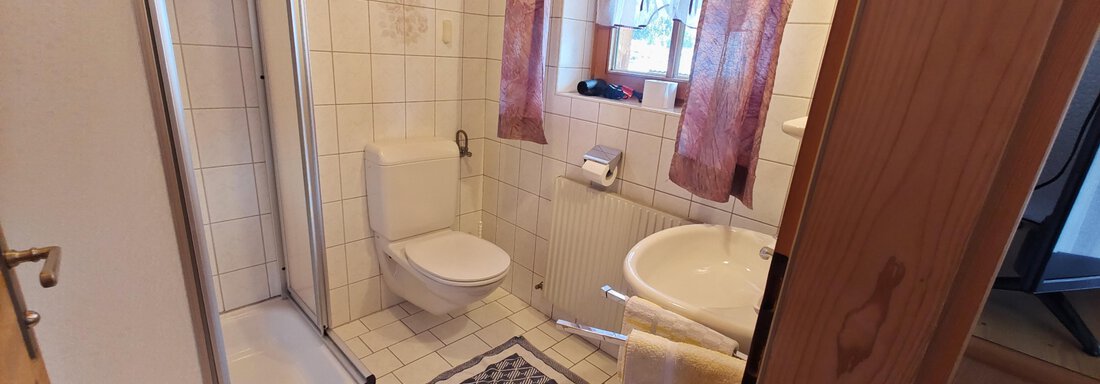 Ferienwohnung Nr. 3 WC/Dusche - Ferienwohnungen Stabentheiner - Huben