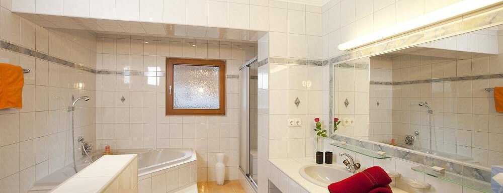 Badezimmer - TOP TIROL - das appartement - Huben