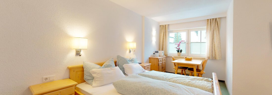 Zimmer Enzian Doppelbett Zimmer Enzian Doppelbett - Wohnhaus Christoph - Huben