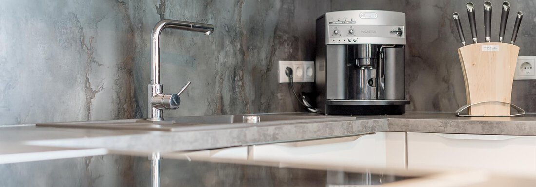 Küche mit Espresso-Kaffeemaschine - Apart Armin - Längenfeld