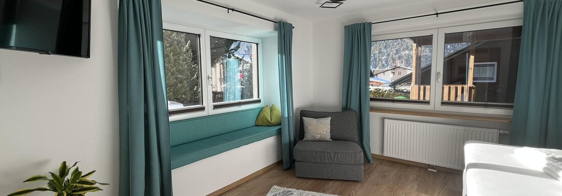 Zimmer mit gemüdlicher Fensterbank - Apart Aurelia - Längenfeld