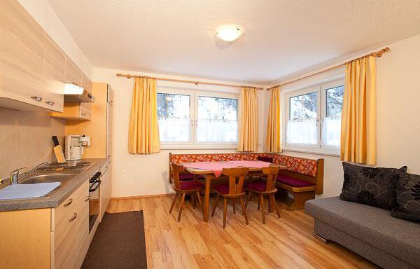 Typ A - Wohnküche mit Sofa zum Ausziehen - Apart Luca - Längenfeld