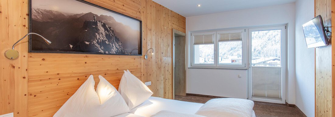 Doppelzimmer Appartement 152 | 154 | © Lukas Ennemoser, Rene Riml (CC C) Doppelzimmer Appartement 152 | 154 - Apart Stipplerhof - Längenfeld