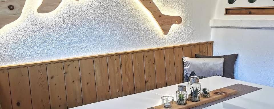 Sitzecke mit Kachelofen - Apart ZIRMzeit - Längenfeld