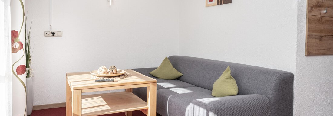 Enzian Schlafzimmer Nr.2 mit Balkon - Appart Klotz - Längenfeld