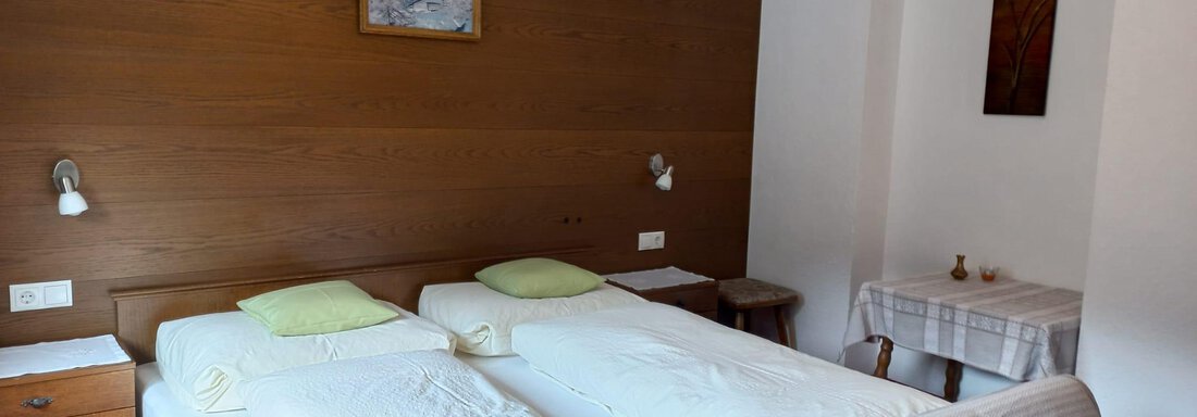 Doppelzimmer mit Sitzgelegenheit - Appt. Plattner Leni - Längenfeld