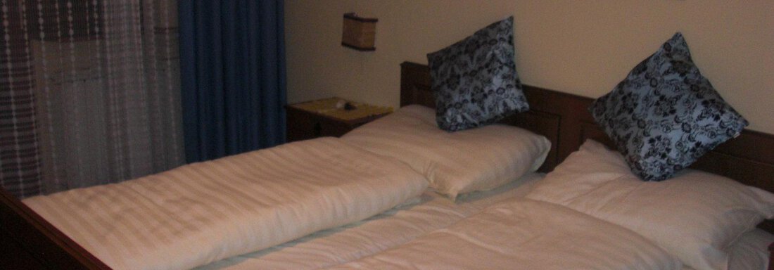 Doppelbettzimmer Doppelbettzimmer - Ferienwohnungen Kuen - Längenfeld