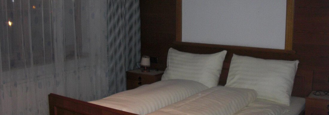 Doppelbettzimmer Doppelbettzimmer - Ferienwohnungen Kuen - Längenfeld