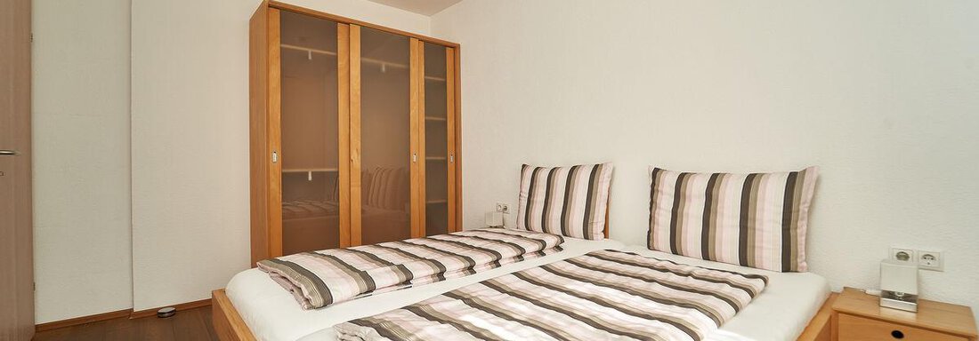 Schlafzimmer | © Andreas Ebermann, Rainer Lange (CC C) Schlafzimmer - Ferienwohnungen Vier Jahreszeiten - Längenfeld