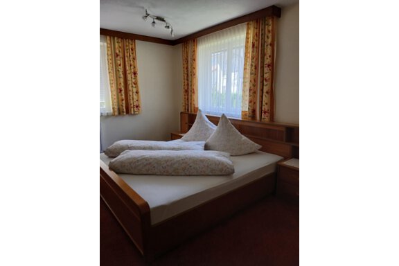 Doppelzimmer Parterre - Gästehaus Ennemoser - Längenfeld