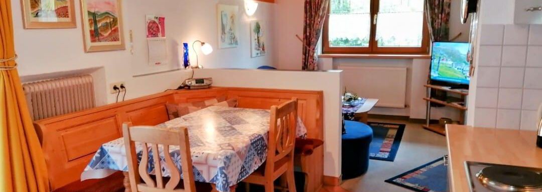Ferienwohnung Nr. 2 Küche - Wohnzimmer Ferienwohnung Nr. 2 Küche - Wohnzimmer - Gästehaus Judith - Längenfeld