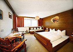 Schlafzimmer Schlafzimmer - Gästehaus Mrak - Längenfeld