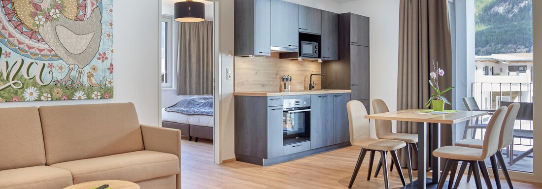 Apartment Wilma Wohnraum mit Küche | © Christoph Nösig Photography (CC C) Apartment Wilma Wohnraum mit Küche - Hannesn Hof FamilyApart - Längenfeld