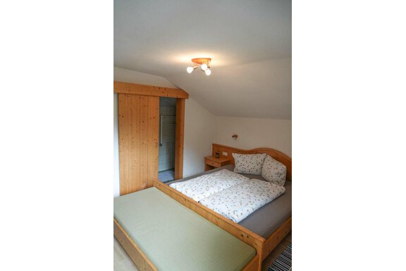 Doppelzimmer mit Zustellbett - Hauertalerhof - Längenfeld