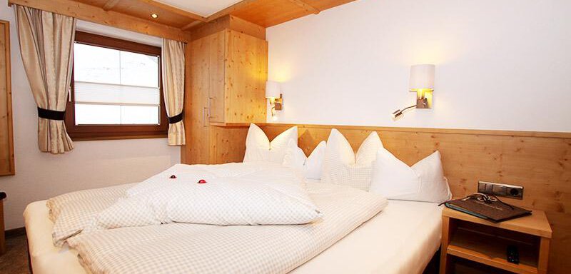 01-doppelzimmer4-haus-alpengluehen-tirol 01-doppelzimmer4-haus-alpengluehen-tirol - Haus Alpenglühn - Längenfeld