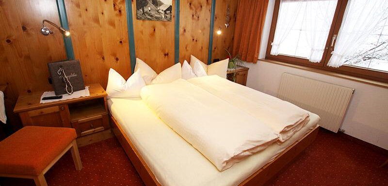 01-doppelzimmer1-haus-alpengluehen-tirol - Haus Alpenglühn - Längenfeld