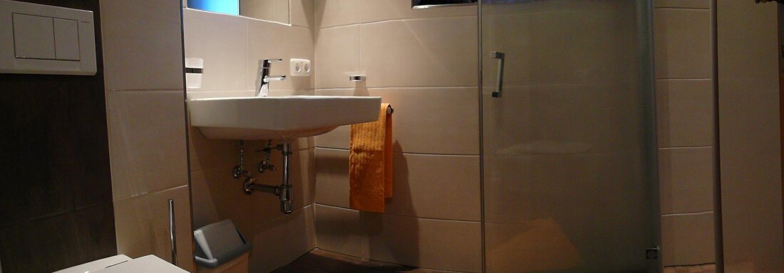 Badezimmer 1 - Haus Bellevue - Längenfeld