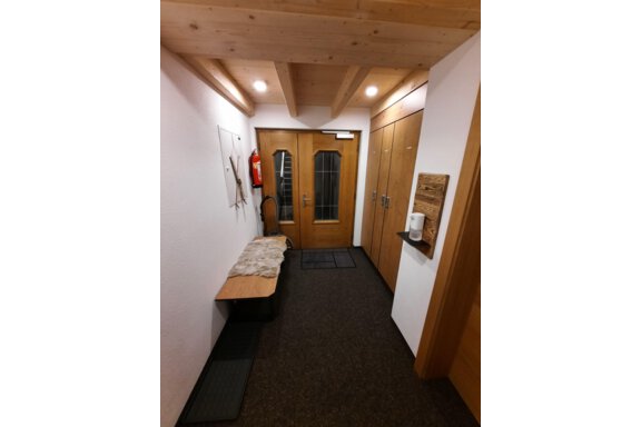 Eingangsbereich Haustüre mit Schuhtrockner | © privat (CC C) Eingangsbereich Haustüre mit Schuhtrockner - Haus Helene Prantl - Längenfeld
