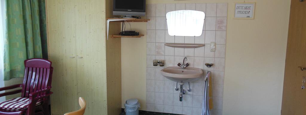 Doppelzimmer Waschbecken - Haus Schmid Franz-Josef - Längenfeld