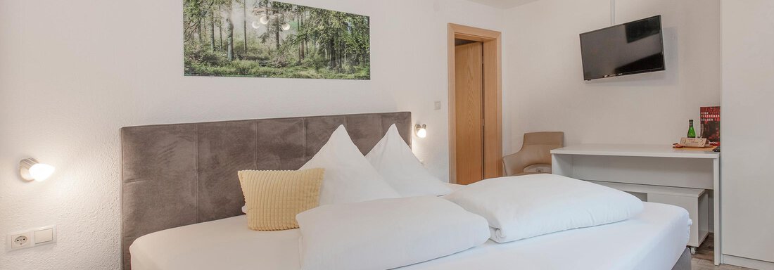 Doppelzimmer / Schlafzimmer - Haus Sonnenheim - Längenfeld