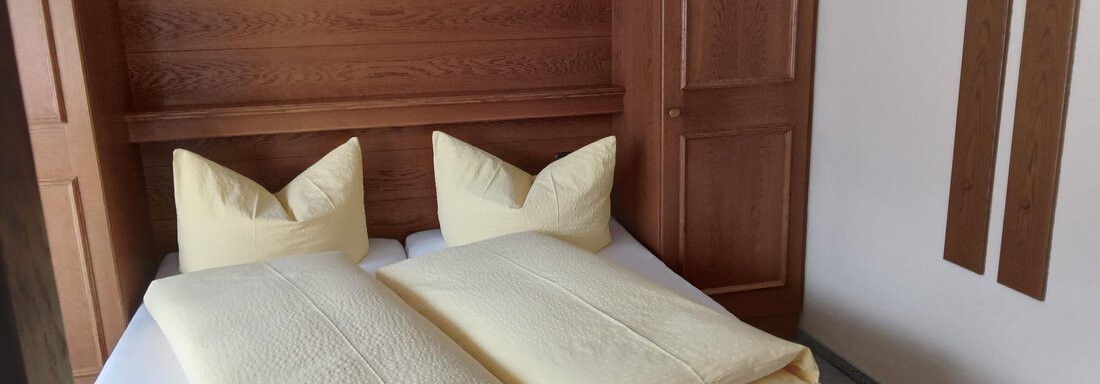 Schlafzimmer - Haus Wiesenblick - Längenfeld