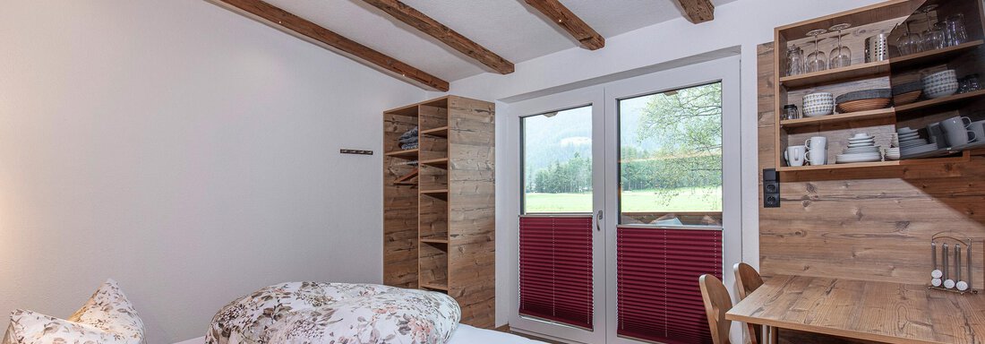Studio mit Doppelbett, Sitzgelegenheit und Balkon - Hauseggerhof - Längenfeld