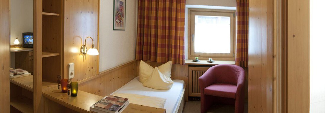 Einbettzimmer Classic - Hotel zum Hirschen - Längenfeld