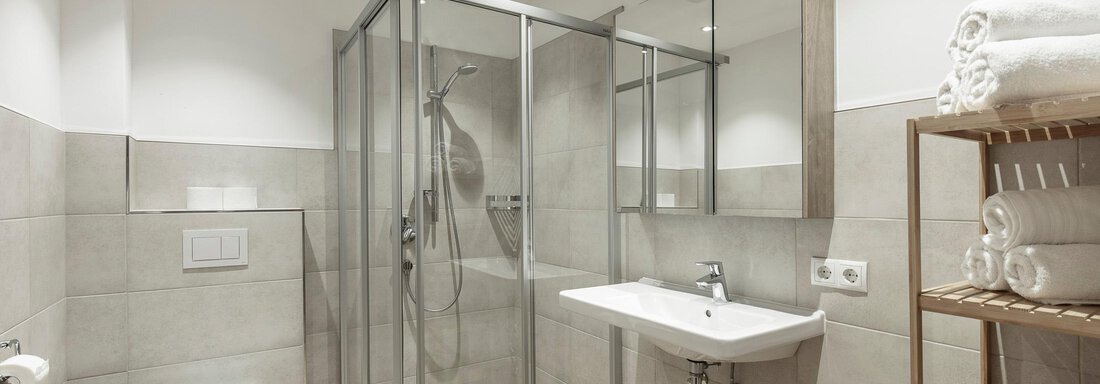 Doppelzimmer mit Dusche und WC - Residenz Stipplerhof - Längenfeld