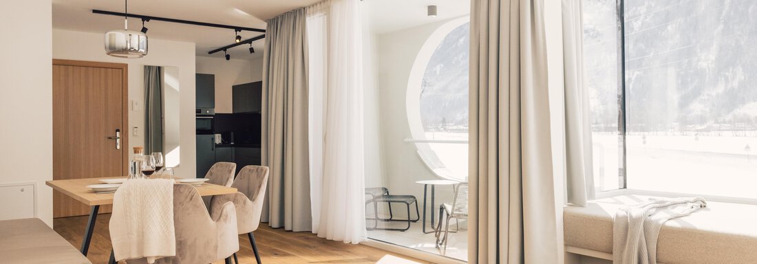 Wohnküche mit einzigartigem Ausblick Wohnküche mit einzigartigem Ausblick - SIMA APARTMENTS - Längenfeld