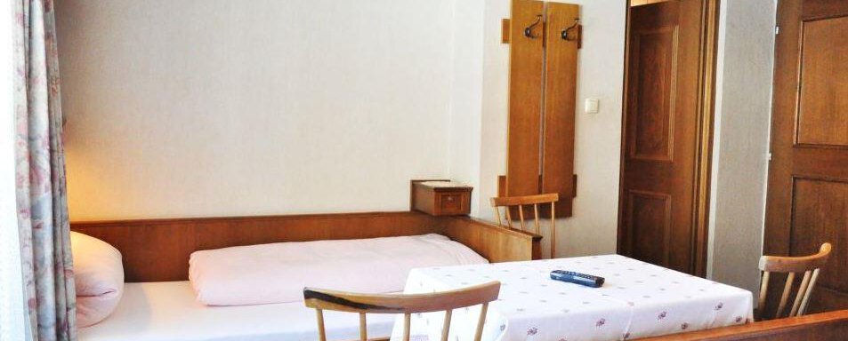 Dreibettzimmer mit DU/WC - Tiroler Café - Längenfeld