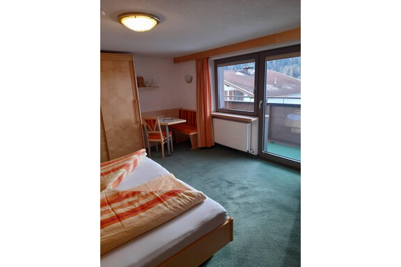 Doppelzimmer mit Zugang zum Balkon - Apart Benjamin - Niederthai