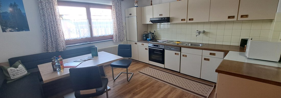 Geräumige Küche mit Sitzbank - Apart Resi - Niederthai