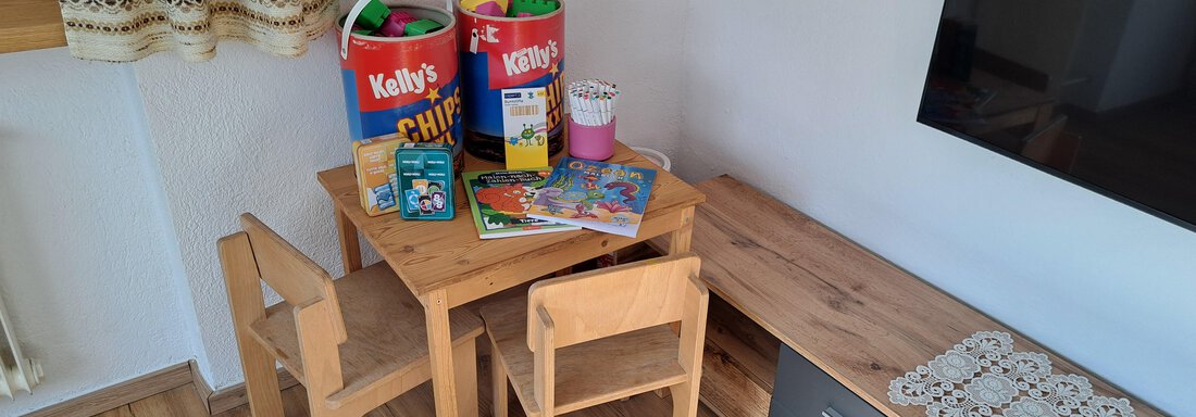 Kindersitzecke zum Spielen und Malen - Apart Resi - Niederthai