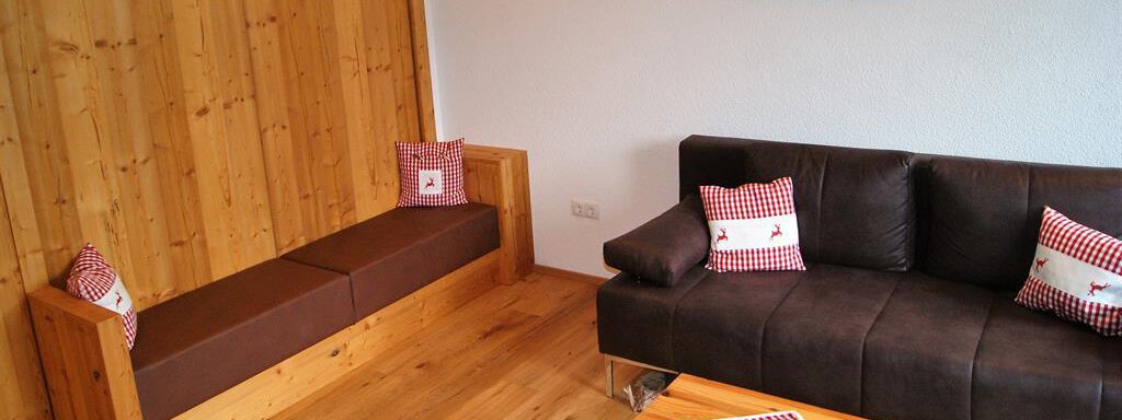 Wohnzimmer-Wandschrank mit Zusatzbetten - Bichlhof - Niederthai
