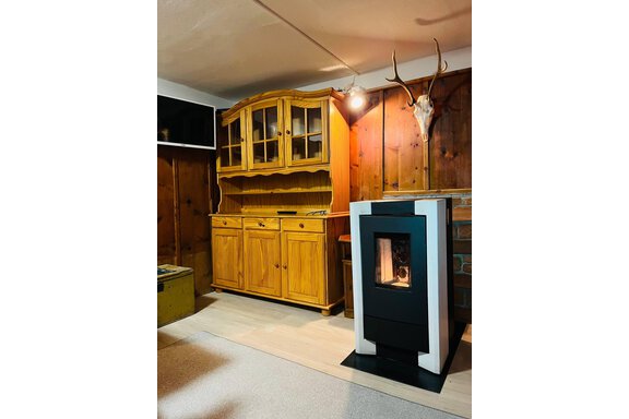 Stube mit Ofen - Ferienhaus Schmid - Niederthai