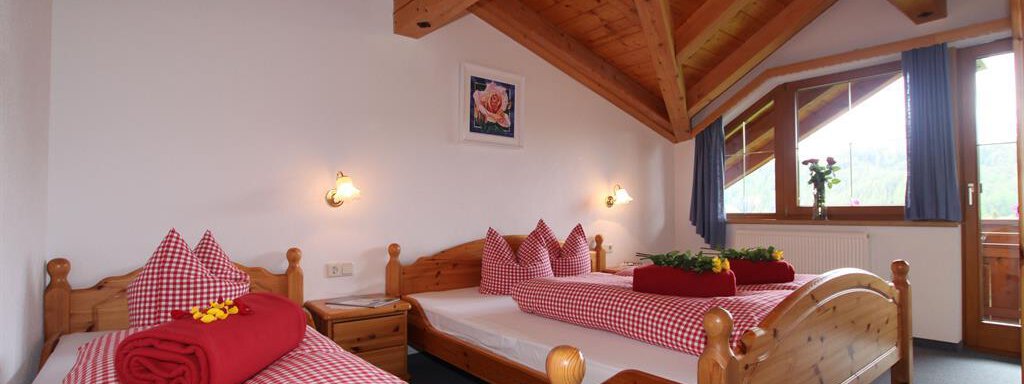 Schlafzimmer Fewo_01 Schlafzimmer Fewo_01 - Ferienwohnung Falkner Ernst - Niederthai