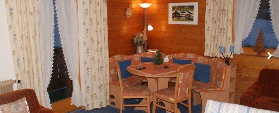 Adlerhorst - Wohn-Schlafraum mit Essecke - Landhaus Scheiber - Niederthai