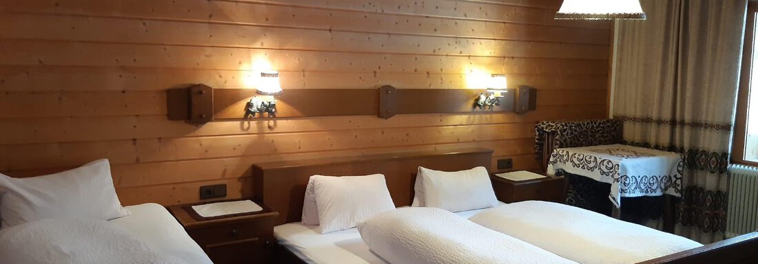 Doppelzimmer mit Zustellbett - Tirolerhof - Niederthai