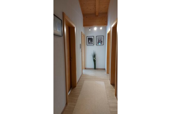 Corridor - Apart Andy - Oetz