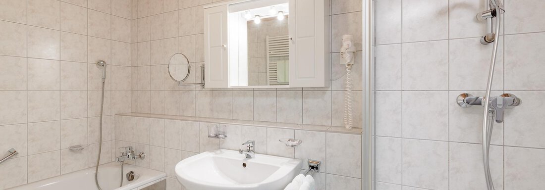 FEWO I Dusche / Bad - Ferienhaus Haid - Oetz