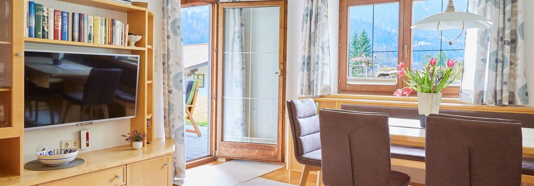 Wohnbereich mit Zugang Terrasse | © Familie Fiegl (CC C) Wohnbereich mit Zugang Terrasse - Ferienwohnung Elfi Fiegl - Oetz