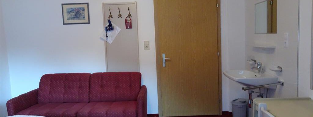 Zimmer mit Etagendusche "Sonja" Zimmer mit Etagendusche "Sonja" - Gästehaus Martin - Oetz