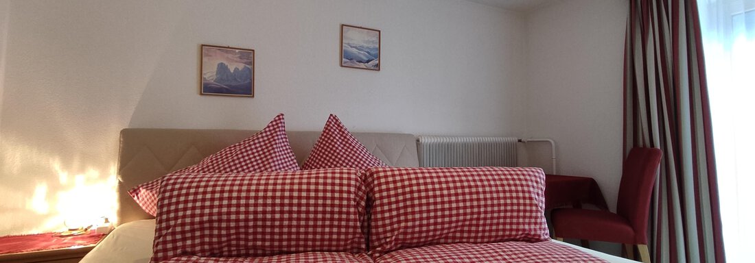 Sleeping room Alpenrose - Gästehaus Pfausler - Oetz