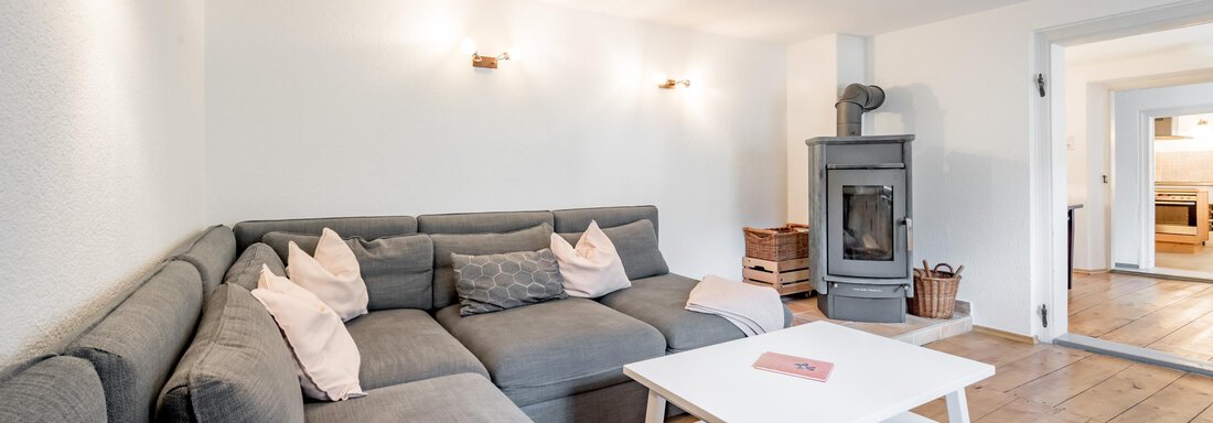 Große Couch für gemütliche Abende - Haus Alpenblick - Oetz