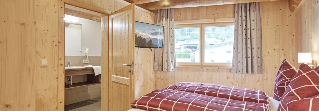 Doppelzimmer + Bad (Ost unten) - Haus im Giessen - Oetz